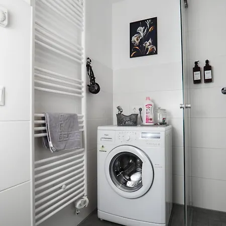 Stylish Naehe Hbf-tiefgarage-lift Appartement *