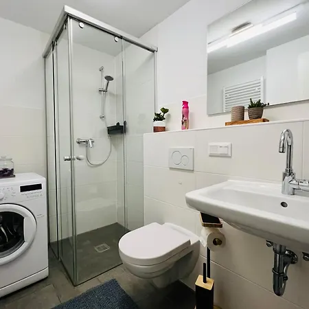Stylish Naehe Hbf-tiefgarage-lift Appartement *