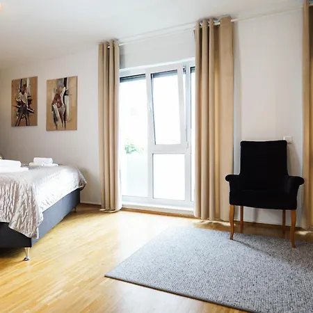 Stylish Naehe Hbf-tiefgarage-lift Apartment *