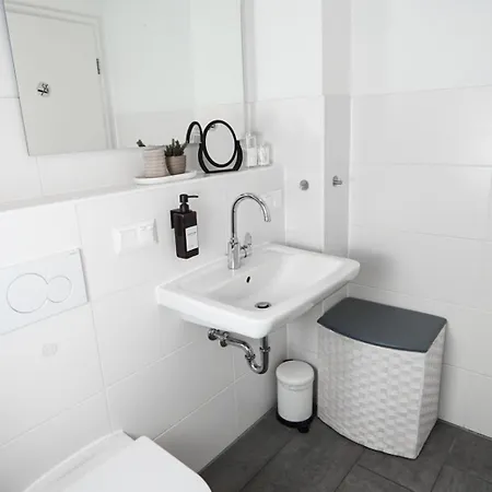 Daire Stylish Naehe Hbf-tiefgarage-lift