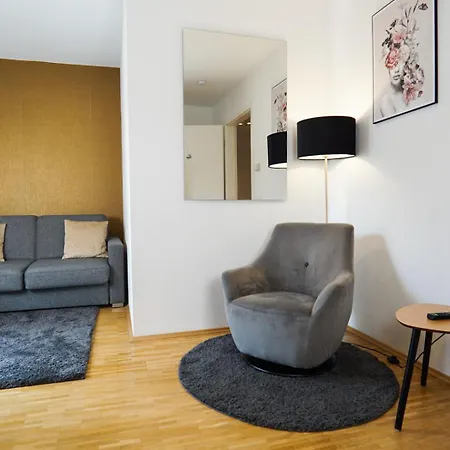 Stylish Naehe Hbf-tiefgarage-lift